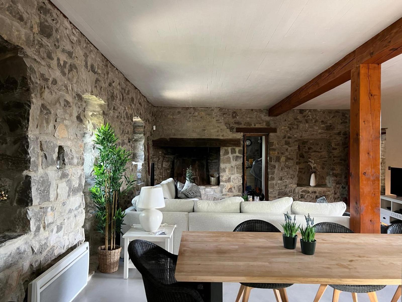 Villa Luxurious Family House With Pool In Ardeche. Les Vans